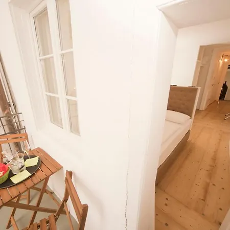 Sir Thomas Bed And Hotel 2*