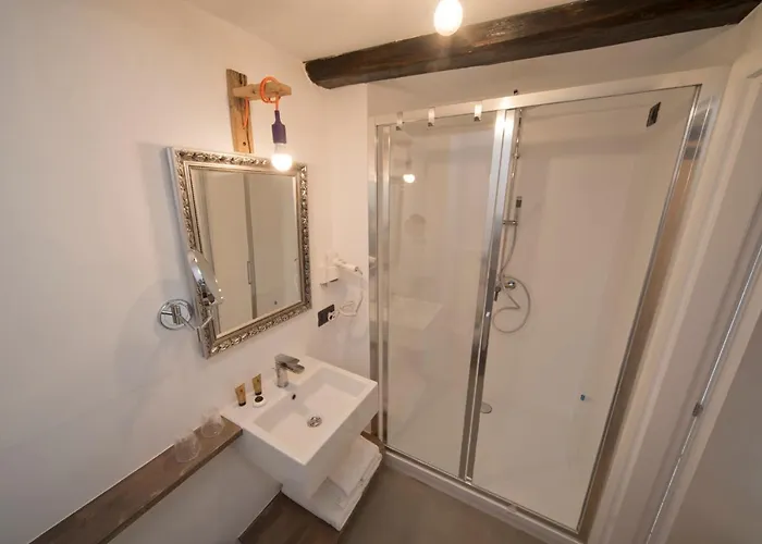 Sir Thomas Bed And 2* בולצאנו