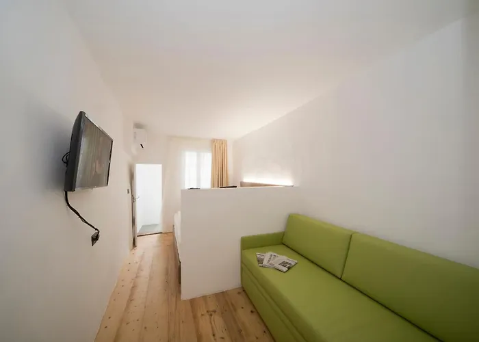 Sir Thomas Bed And 酒店 2*