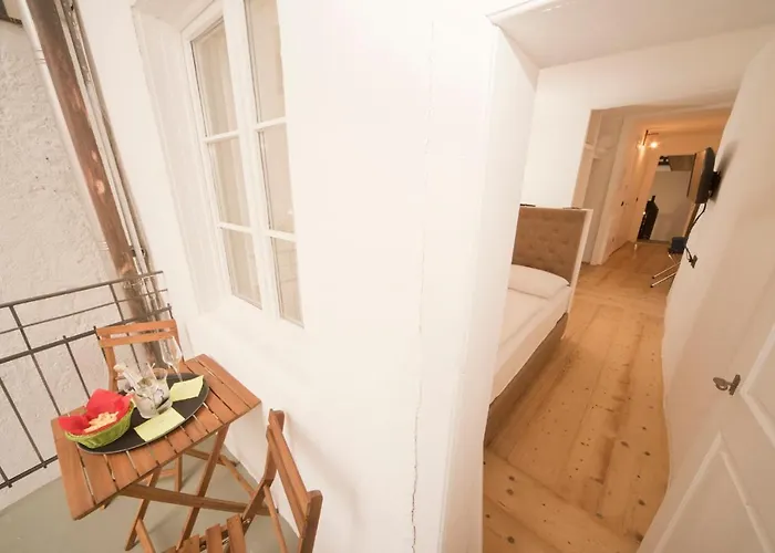 Sir Thomas Bed And מלון 2*